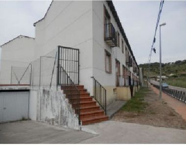 Foto 2 de Edifici a calle Bayuelas a San Román de los Montes