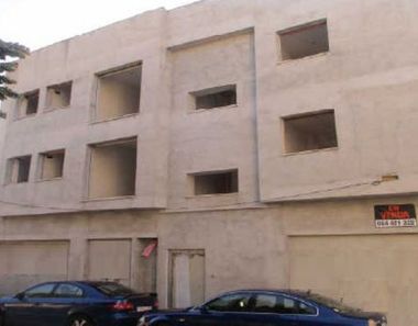 Foto 2 de Edificio en calle De la Granja en Cerdanyola, Mataró