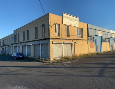 Foto 2 de Edificio en calle Azahar en Valencina de la Concepción