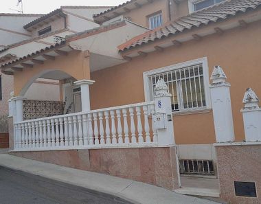 Foto 1 de Casa adosada en calle Rota en Escalonilla