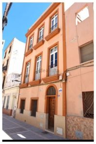 Foto 2 de Edificio en calle Villegas en Melilla