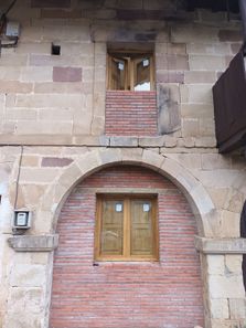 Foto 1 de Casa adosada en barrio El Palacio en Villacarriedo