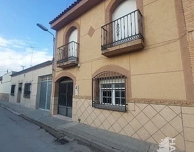 Venta de 3 pisos y viviendas de lujo en Puebla de Almoradiel (La) -  yaencontre