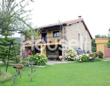 Foto 2 de Casa rural en calle Barrio Valencia Vioño en Vioño, Piélagos