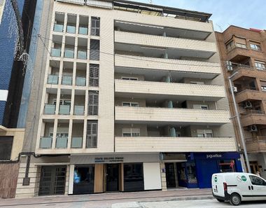 Foto contactar de Pis en venda a Villena de 3 habitacions amb balcó i aire acondicionat