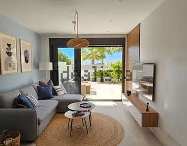 Foto 2 de Piso en alquiler en Cala de Finestrat de 2 habitaciones con terraza y piscina