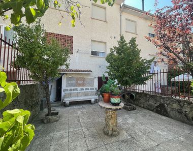Foto 2 de Casa adosada en calle Juan Carlos I en Hoyo de Pinares (El)