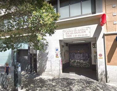 Foto contactar de Garaje en alquiler en calle De Manuela Malasaña de 16 m²