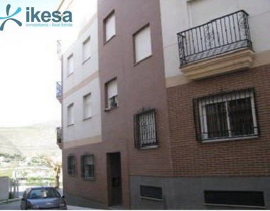 Foto contactar de Piso en venta en Loja de 2 habitaciones con terraza y balcón