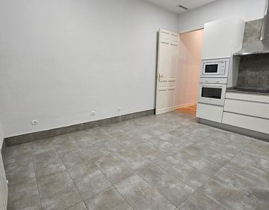 Foto 3 de Piso en alquiler en Jerónimos de 4 habitaciones con balcón y aire acondicionado