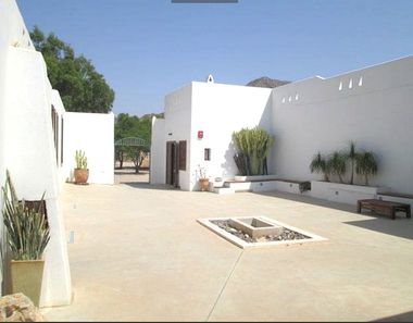 Foto 2 de Edifici a Rodalquilar - La Isleta, Níjar