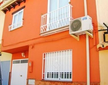 Foto contactar de Venta de chalet en Zubia (La) de 3 habitaciones con terraza y balcón