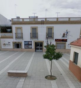 Foto 2 de Edificio en calle Francisco Errazquin Fuentes en Cantillana