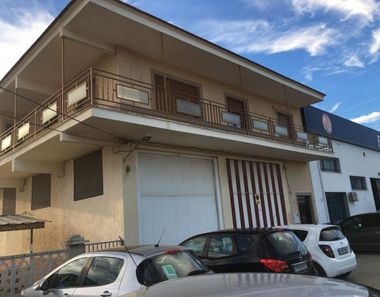 Foto contactar de Pis en venda a Villena de 4 habitacions amb balcó