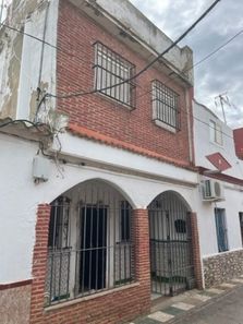 Foto 1 de Casa adosada en calle Ferrobús en Cantillana