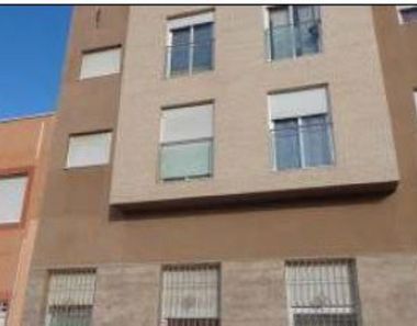 Foto contactar de Pis en venda a calle Guadix de 2 habitacions i 88 m²