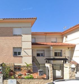 Foto contactar de Casa en venda a calle Casarrubios de 3 habitacions i 215 m²