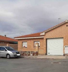 Foto contactar de Casa adossada en venda a calle Don Quijote de la Mancha de 3 habitacions i 128 m²