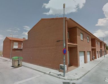 Foto contactar de Casa en venda a calle Miguel de Cervantes de 3 habitacions i 130 m²