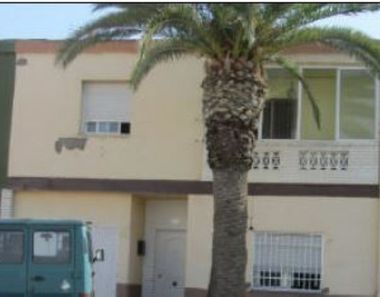 Foto contactar de Casa adosada en venta en carretera De la Mojonera de 4 habitaciones y 141 m²