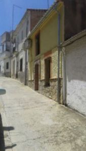 Foto 1 de Casa a calle Cuesta a Logrosán