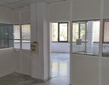Foto 2 de Oficina a avenida Del Reino Unido, El Cano - Los Bermejales, Sevilla