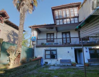 Foto 1 de Casa adosada en calle Tresano en Cabezón de la Sal