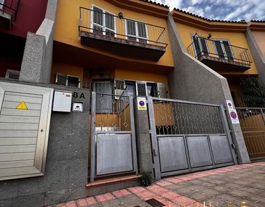 Foto 1 de Casa adossada a calle De Pi y Margall a Vecindario-Paredilla-Sardina, Santa Lucía de Tirajana