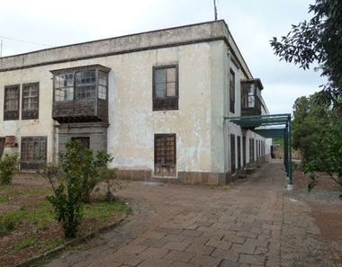 Foto contactar de Xalet en venda a San Cristóbal de La Laguna - La Vega - San Lázaro de 6 habitacions amb terrassa i jardí