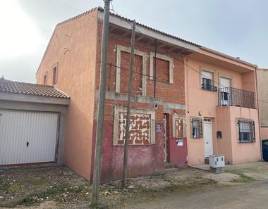 Foto 1 de Casa adosada en calle Mediodía en Arenas de San Juan