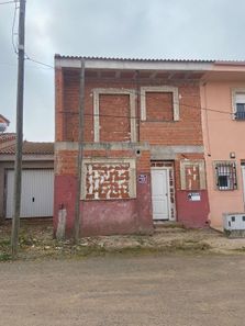 Foto 2 de Casa adosada en calle Mediodía en Arenas de San Juan