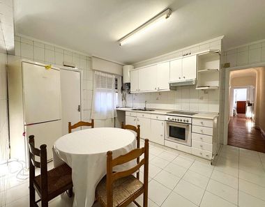 Foto 3 de Venta de piso en Centro - Desierto - Arrontegi de 3 habitaciones con garaje y ascensor