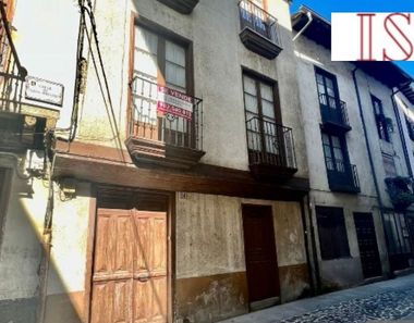 Foto 1 de Casa rural en calle Ribadeo en Villafranca del Bierzo