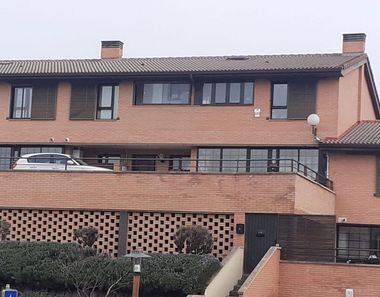 Foto contactar de Casa en venda a La Vega de 3 habitacions amb terrassa i garatge