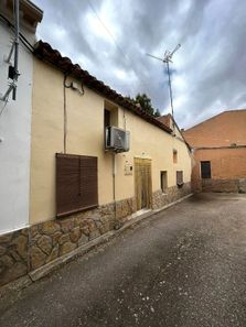 Foto 2 de Casa adosada en calle Piqueras en Alcalá del Júcar
