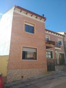 Foto 2 de Casa adosada en calle Sol en Castronuño