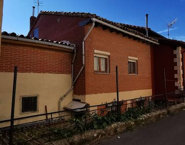 Foto 2 de Casa adosada en calle Palencia en Barruelo de Santullán