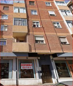 Foto contactar de Venta de piso en calle Constitucion de 3 habitaciones con terraza y calefacción