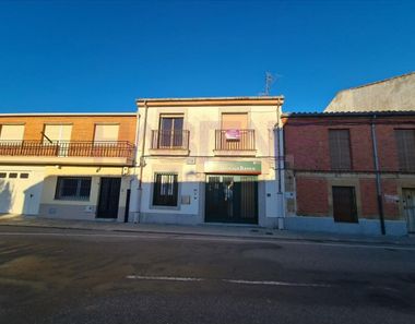Foto 2 de Piso en calle Zapardiel en Vellés (La)