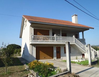 Foto contactar de Xalet en venda a Boiro de 8 habitacions amb terrassa i garatge