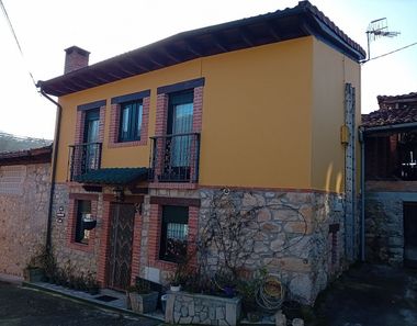 Foto 2 de Casa adosada en calle Mestas de Con en Cangas de Onís