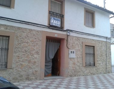Foto 2 de Casa en calle Miguel Morlan en Villanueva de Alcardete