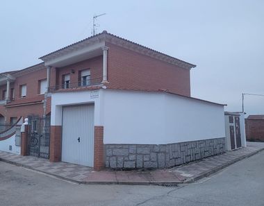 Foto 1 de Casa adosada en calle Pozillo en Puebla de Almoradiel (La)