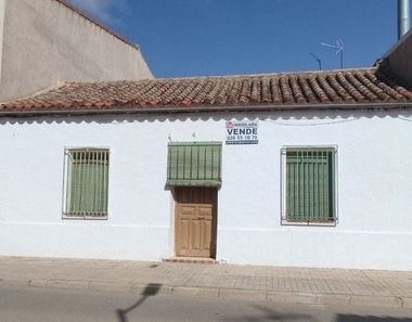 Foto contactar de Xalet en venda a Alcázar de San Juan de 4 habitacions i 136 m²
