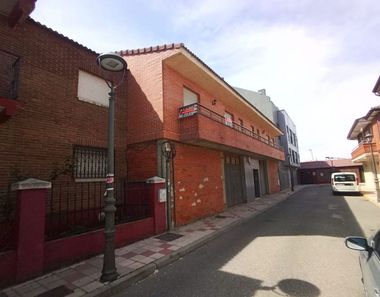 Foto 2 de Edifici a calle Ermita a Santovenia de Pisuerga