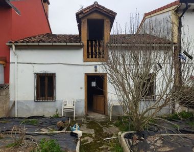 Foto 2 de Casa a calle San Benito a Corrales de Buelna (Los)