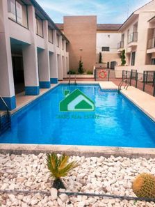 Foto contactar de Pis en lloguer a V Centenario-Piletas-Capuchinos de 2 habitacions amb terrassa i piscina