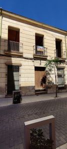 Foto contactar de Casa en venda a calle Alonso Mendoza de 4 habitacions amb jardí i balcó