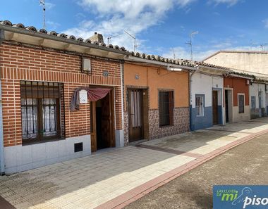 Foto 1 de Casa adosada en calle Rodriguez Chico en Nava del Rey