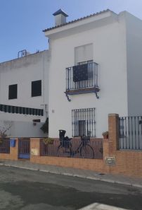 Foto 1 de Casa adosada en urbanización La Huertecilla en Aznalcázar